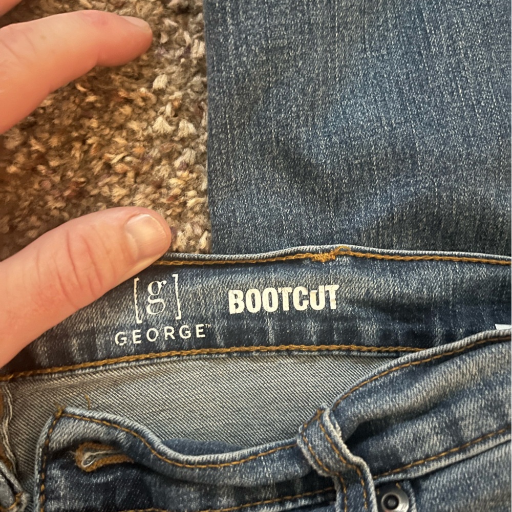 George Jeans - Picture 4 of 7